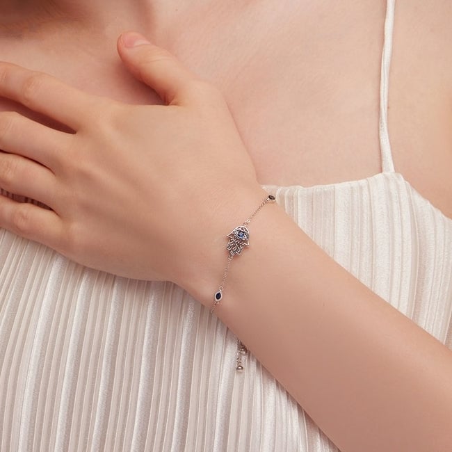 Bracelet Hamsa <titolo_esteso><span>en argent 925 plaqué or blanc ajustable avec zircons blancs et bleus</span></titolo_esteso> - Image 2