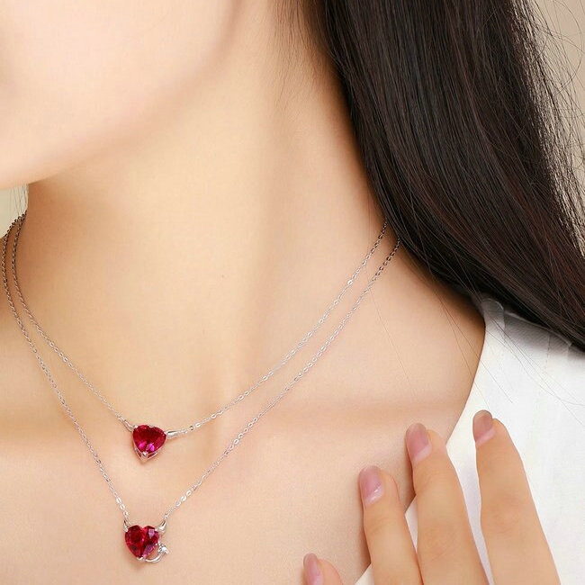 Collier Coeur Rouge <titolo_esteso><span>en argent 925 plaqué or blanc avec avec petites ailes d'ange</span></titolo_esteso> - Image 2