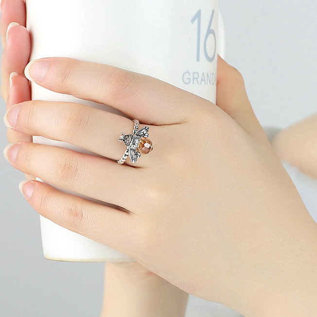 Bague Reine des Abeilles <titolo_esteso><span>en argent 925 plaqué or blanc avec zircons champagne</span></titolo_esteso> - Image 2
