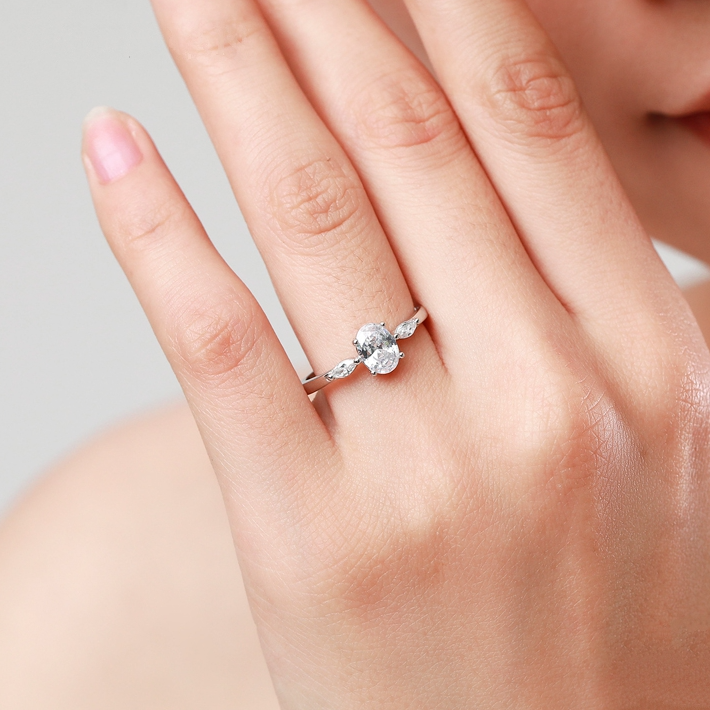 Bague Trilogie <titolo_esteso><span>en argent 925 plaqué or jaune avec zircons blancs</span></titolo_esteso> - Image 2