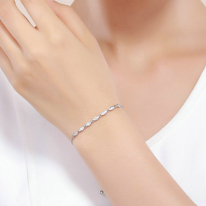 Bracelet Yeux Pétillants <titolo_esteso><span>en argent 925 plaqué or blanc ajustable avec zircons blancs</span></titolo_esteso> - Image 2