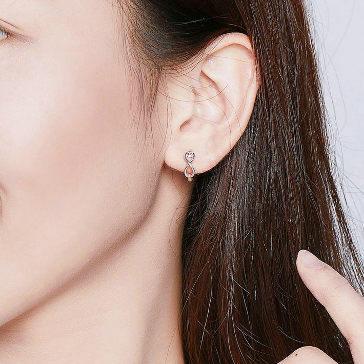 Boucles d’Oreilles Créoles Infini <titolo_esteso><span>en argent 925 plaqué or blanc</span></titolo_esteso> - Image 2
