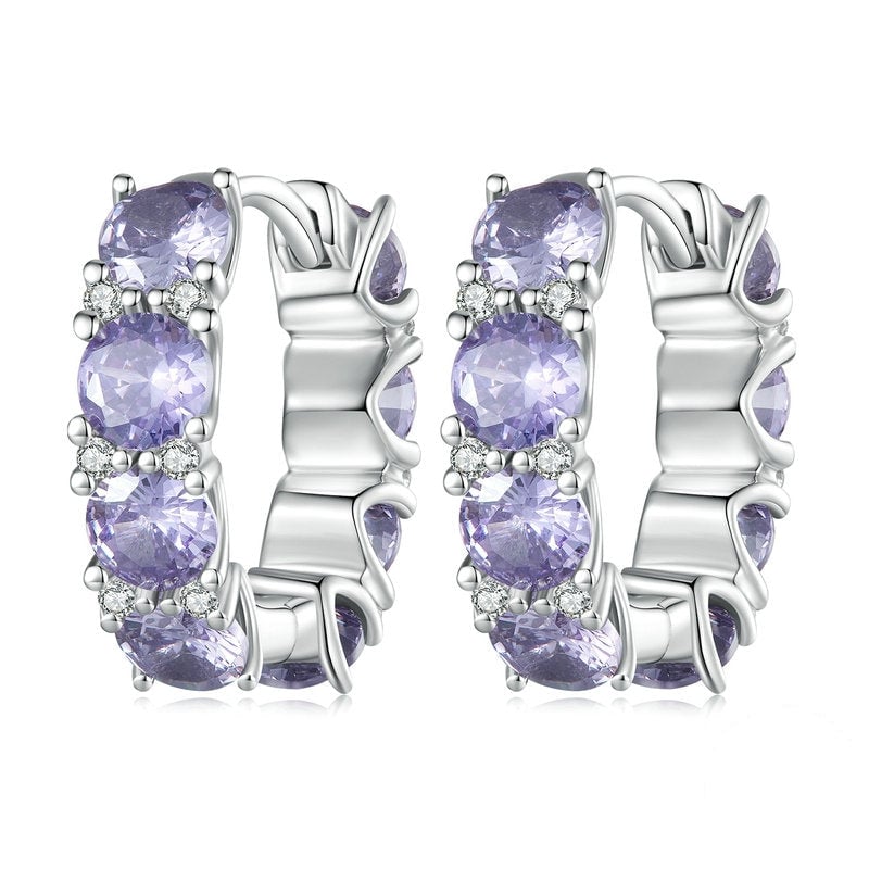 Boucles d'oreilles Créoles Violettes <titolo_esteso><span>en argent 925 plaqué or blanc avec zircons violets</span></titolo_esteso>