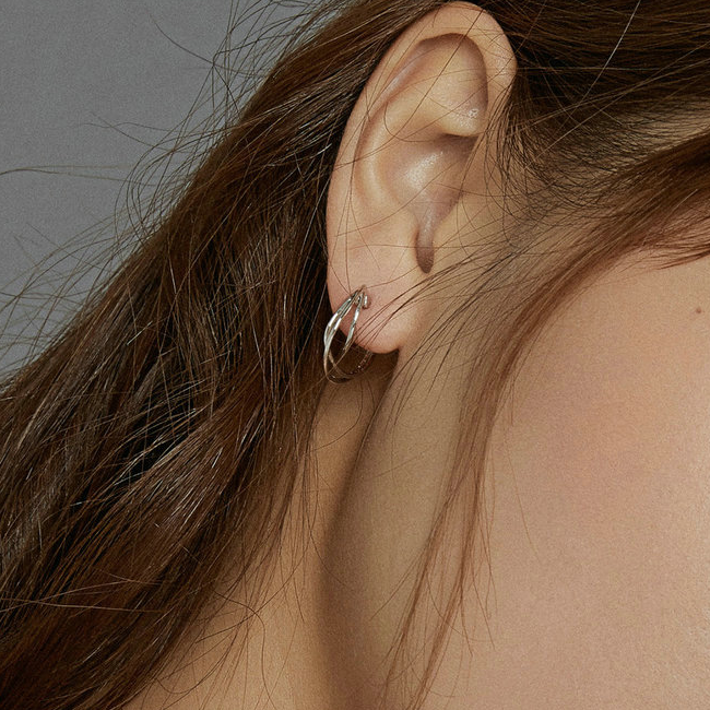 Boucles d’Oreilles Créoles Tressées <titolo_esteso><span>en argent 925 plaqué or blanc</span></titolo_esteso> - Image 2