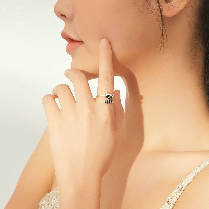 Bague Raton Laveur <titolo_esteso><span>en argent 925 plaqué or blanc émaillé noir ajustable</span></titolo_esteso> - Image 2