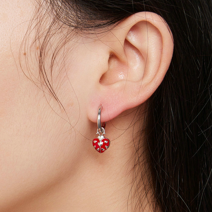 Boucles d'Oreilles Créoles Pendentif Coccinelles <titolo_esteso><span>en argent 925 plaqué or blanc émaillé à la main</span></titolo_esteso> - Image 2