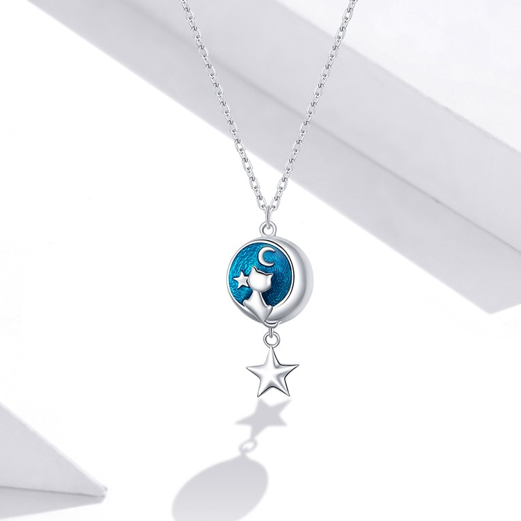Collier Chat sur la Lune <titolo_esteso><span>en argent 925 plaqué or blanc avec pendentif émaillé bleu</span></titolo_esteso> - Image 4