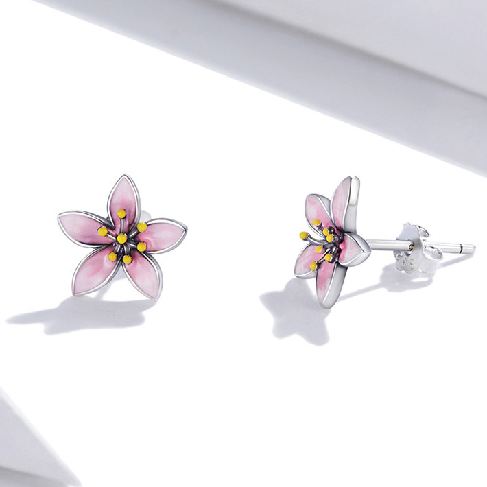 Boucles d'Oreilles Sakura <titolo_esteso><span>en argent 925 plaqué or blanc émaillé à la main</span></titolo_esteso> - Image 4
