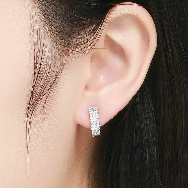 Boucles d’Oreilles Créoles Brillants <titolo_esteso><span>en argent 925 plaqué or blanc avec zircons blancs</span></titolo_esteso> - Image 2