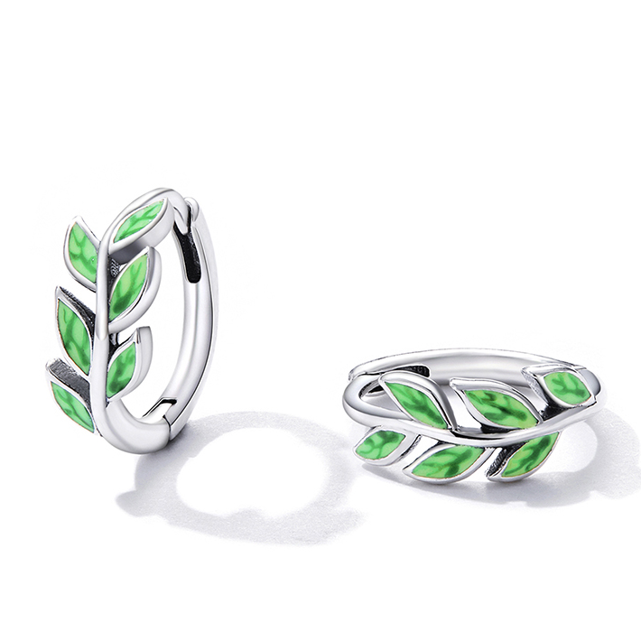 Boucles d’Oreilles Créoles Feuilles <titolo_esteso><span>en argent 925 plaqué or blanc émaillées vertes</span></titolo_esteso> - Image 3