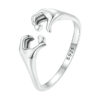 Bague Câlin avec Cœurs <titolo_esteso><span>en argent 925 plaqué or blanc ajustable avec détail des mains</span></titolo_esteso>
