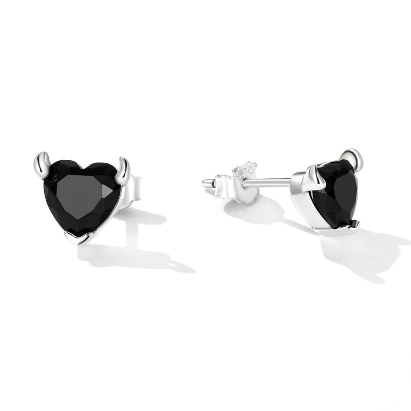 Boucles d'Oreilles Coeurs Noirs <titolo_esteso><span>en argent 925 plaqué or blanc avec zircons noirs</span></titolo_esteso> - Image 3