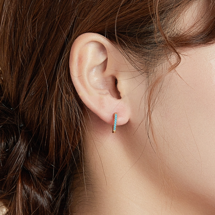 Boucles d'Oreilles Créoles Brillants <titolo_esteso><span>en argent 925 plaqué or blanc avec zircons bleus</span></titolo_esteso> - Image 2