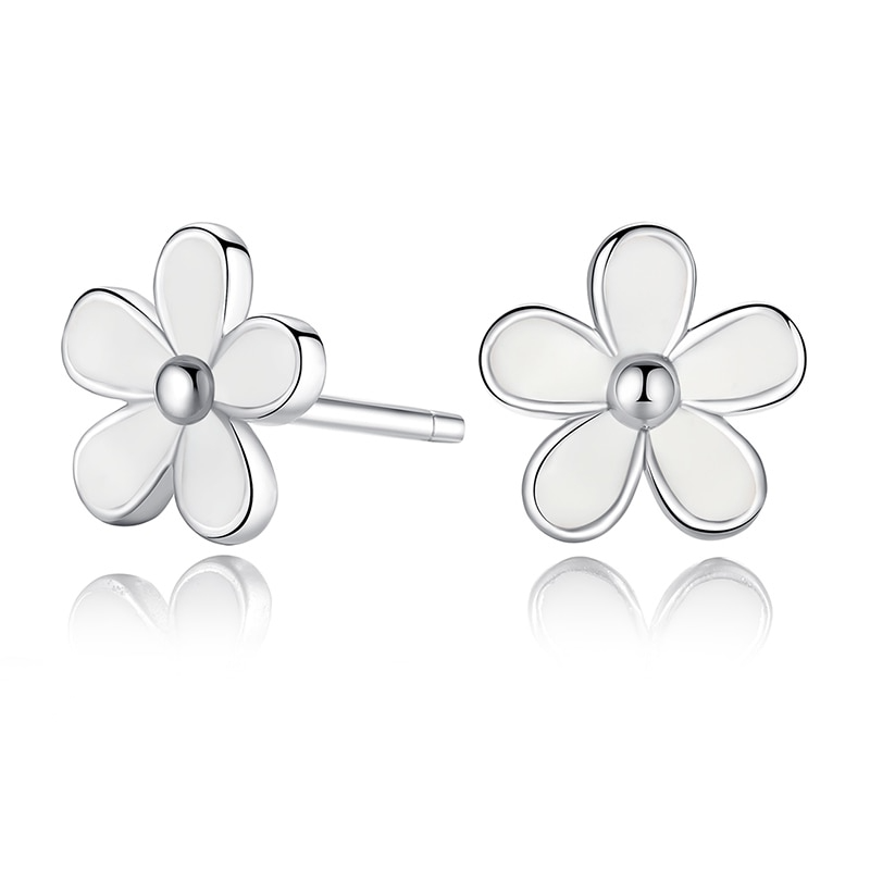 Boucles d'Oreilles Marguerites <titolo_esteso><span>en argent 925 plaqué or blanc émaillées blanches</span></titolo_esteso>