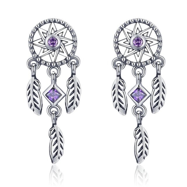 Boucles d'Oreilles Attrape-Rêves <titolo_esteso><span>en argent 925 plaqué or blanc avec zircons violets</span></titolo_esteso>